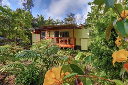 Fotografie z fotogalerie ubytování Tropical Anuenue Cottage v destinaci Keaau