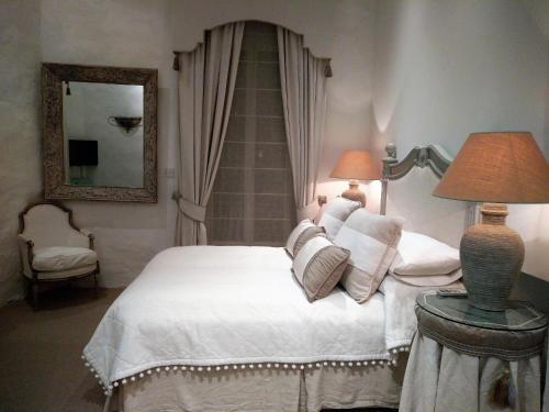 Cama ou camas em um quarto em St. Agatha's Bastion