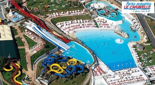 eine Karte eines Wasserparks mit Pool und Schere in der Unterkunft Alassio Mare e Non Solo 2 in Alassio