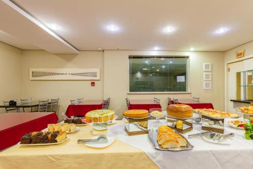 Makanan di atau berdekatan hotel