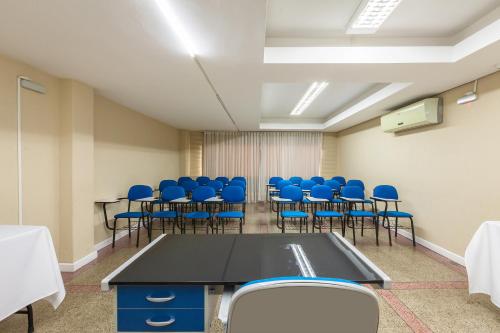 Kawasan bisnes dan/atau bilik persidangan di Tri Hotel Criciúma