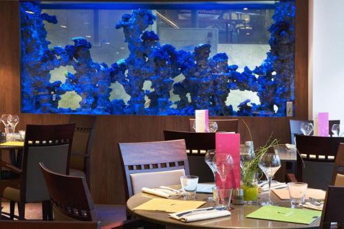 Restaurant ou autre lieu de restauration dans l'établissement Hôtel Oceania Brest