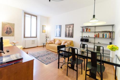 Roomy Central Apartment