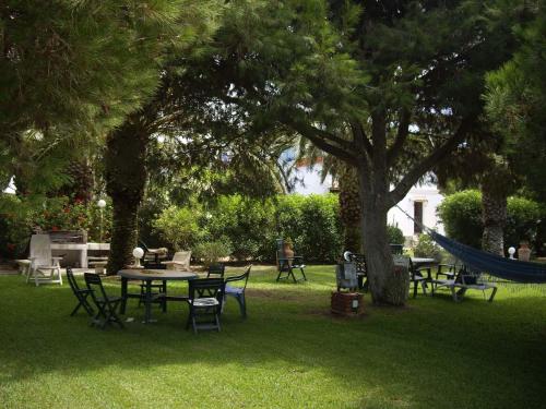 Zahrada ubytování Finca Malyma with 2 villas and 1 apartment, beach front 10,000m2 botanic garden