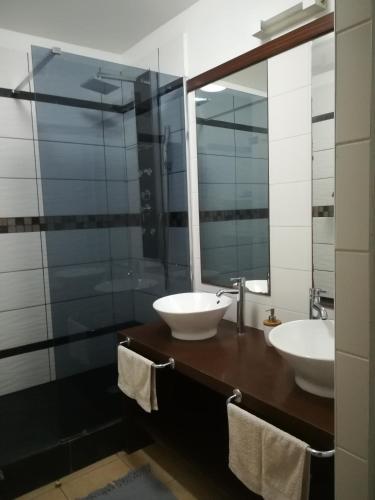 Ένα μπάνιο στο Appartement Meublé de Tourisme