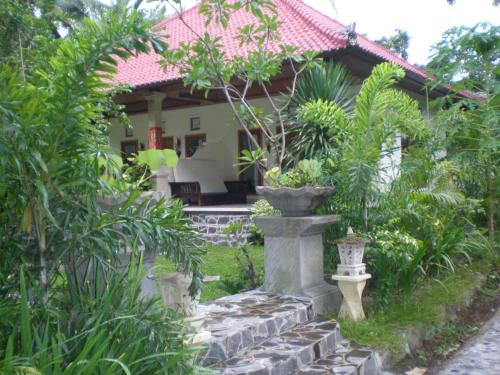 Jardín al aire libre en Villa Aditya