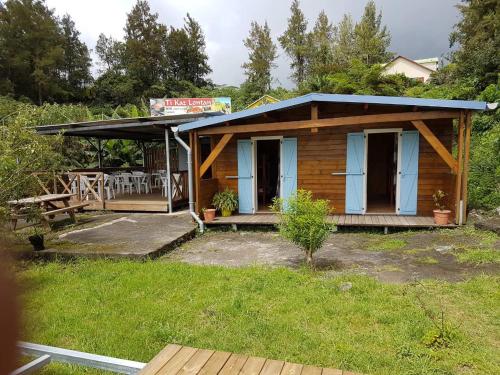Το κτήριο όπου στεγάζεται  το bed & breakfast