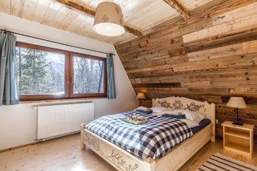 A bed or beds in a room at Chałubińskiego 41 by LoftAffair