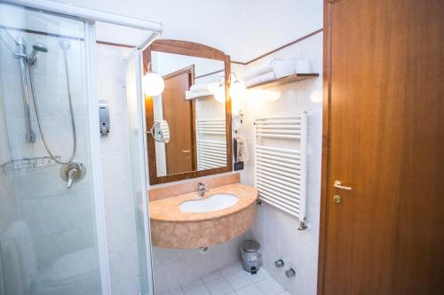 Bilik mandi di Primotel Brescia