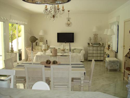 Villa lujo tranquila con piscina a 5 min playa