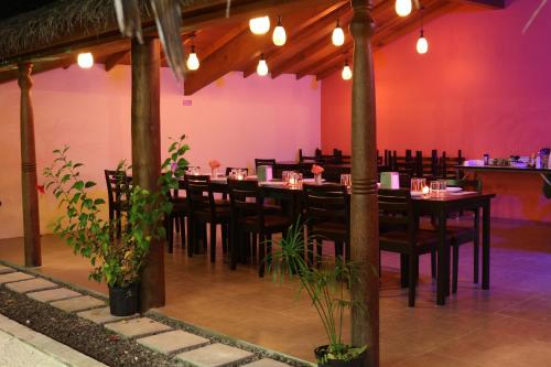 Restaurant o un lloc per menjar a Scuba Inn