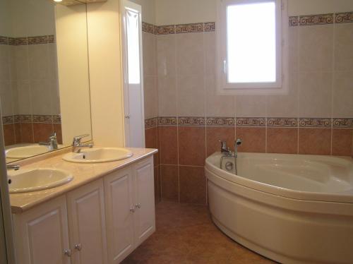 Ένα μπάνιο στο Les Lavandes