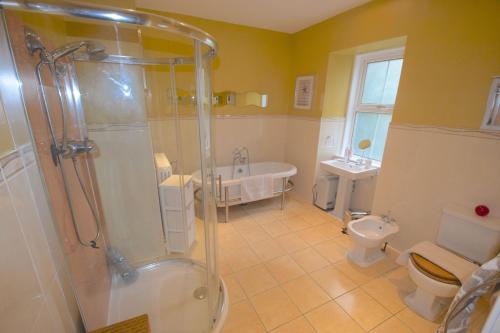 Bilik mandi di Lettermay House
