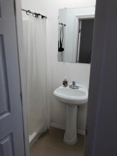 Bathroom sa Apartment Ocean Block