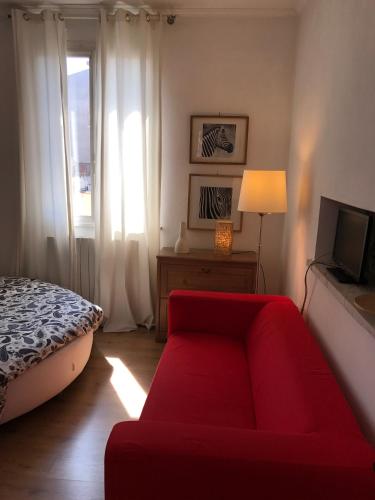 Top-floor Apartment, 4 metro stops from the Colosseum