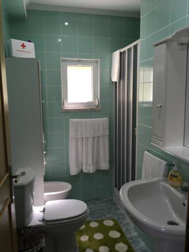Vonios kambarys apgyvendinimo įstaigoje Adelaide House