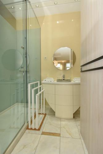 GR Suites