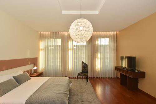 GR Suites