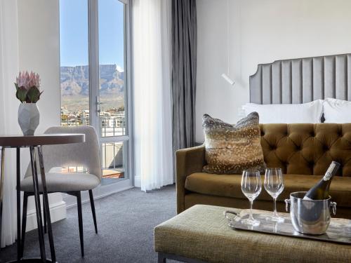 Gallery image of The Manor House at the Queen Victoria Hotel by NEWMARK in Cape Town