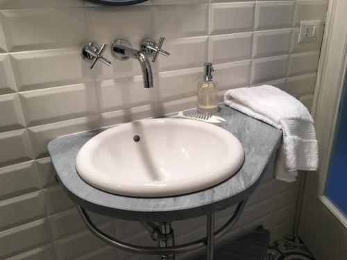 A bathroom at La Nipitella