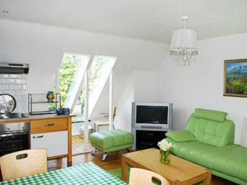 A seating area at Tree Tops Cottage 
