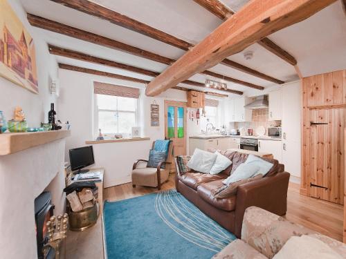 A seating area at Sunny Cottage 