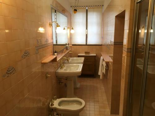Bilik mandi di Agriturismo Relais "il Bricco"