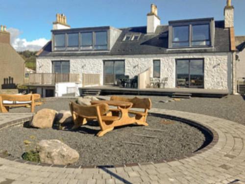 The building where the vacation home is located 