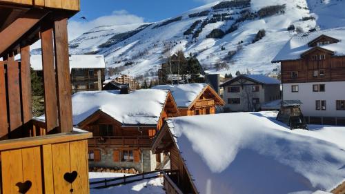 Joli petit appartement cosi 5 personnes maxi plein centre station les deux alpes v zimě