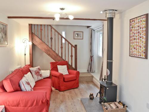 A seating area at Hambush Cottage 