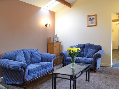 A seating area at Puffin Cottage 