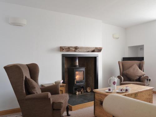 A seating area at Kingfisher Cottage 