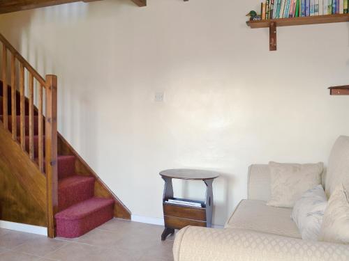 A seating area at Shrimp Cottage 