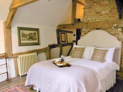 A bed or beds in a room at Bankhouse 