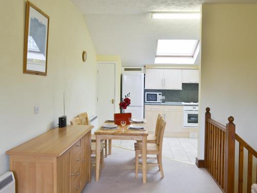 A kitchen or kitchenette at Wayfarer 