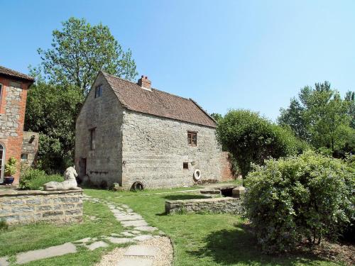 The building where the vacation home is located 