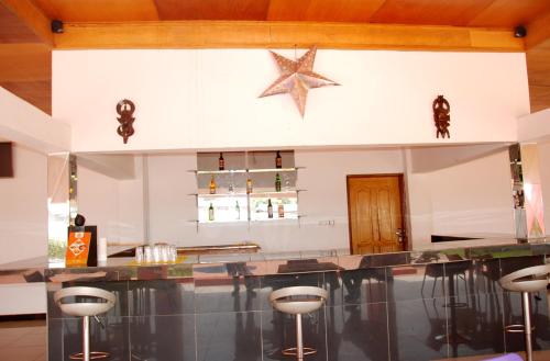 
A kitchen or kitchenette at Imans Hotel Daloa

