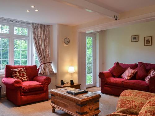 A seating area at Upper Bunkers Hill Cottage 