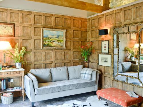 A seating area at Thimble Cottage 