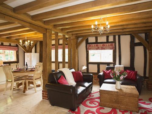 A seating area at Blackbird Cottage 