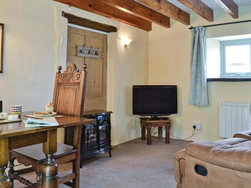 A television and/or entertainment center at Brynbanc Cottage 