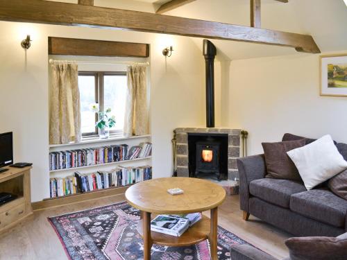 A seating area at Henley Cottage 