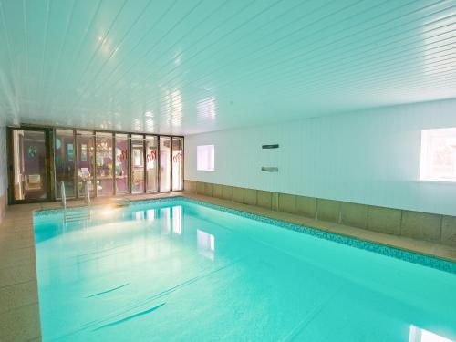 The swimming pool at or near Henrys Haunt 