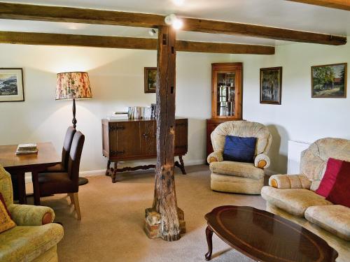 A seating area at Chessons Oast 