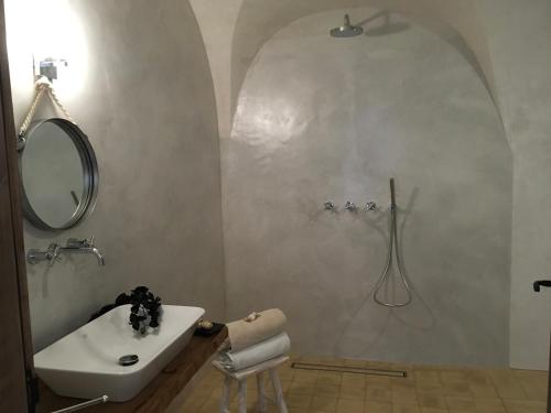 Ένα μπάνιο στο Chambres d'hôtes - Mulino nannaré