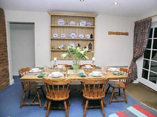 A restaurant or other place to eat at The Pottery 