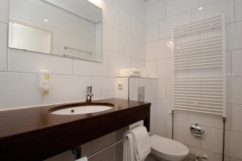 Hotel Aan De Singel tesisinde bir banyo