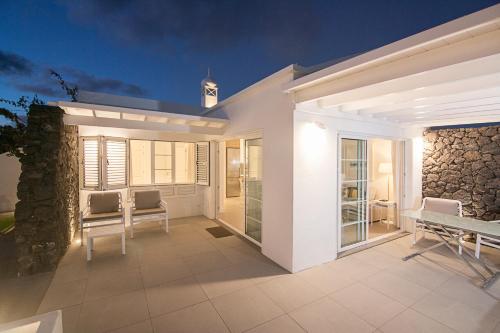 Rooms & Suites Princesa Sonia - Puerto del Carmen, Lanzarote - Near the Beach