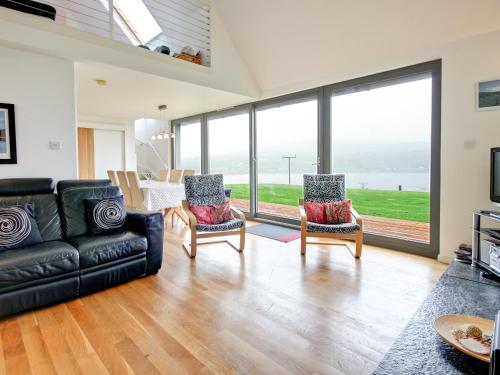 A seating area at Arygle Cottage 