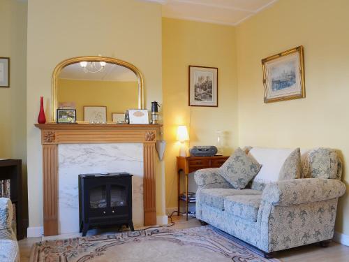 A seating area at Colepitt Cottage 